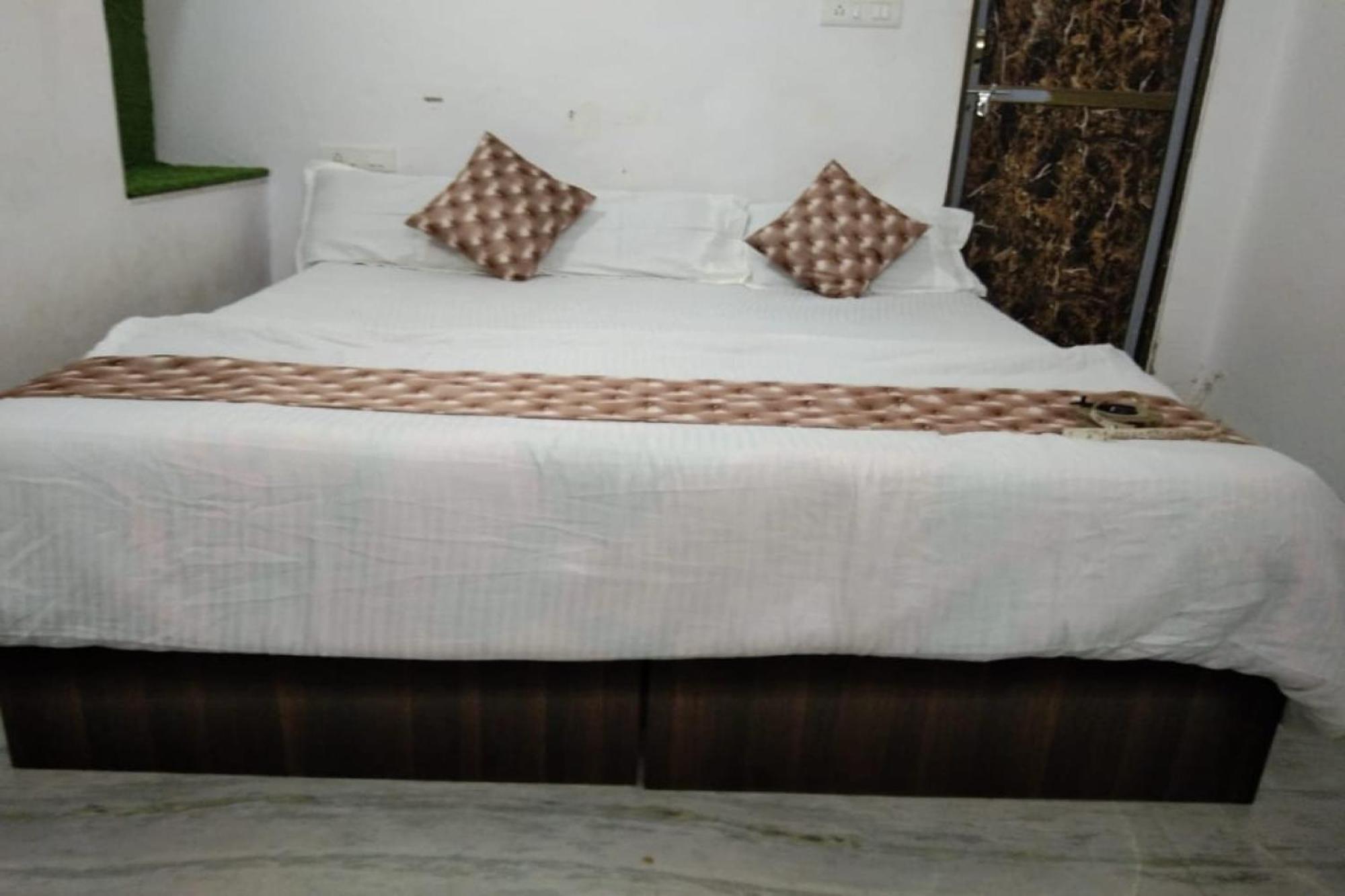 Hotel O The Takhatgarh Resort Nāthdwāra Buitenkant foto